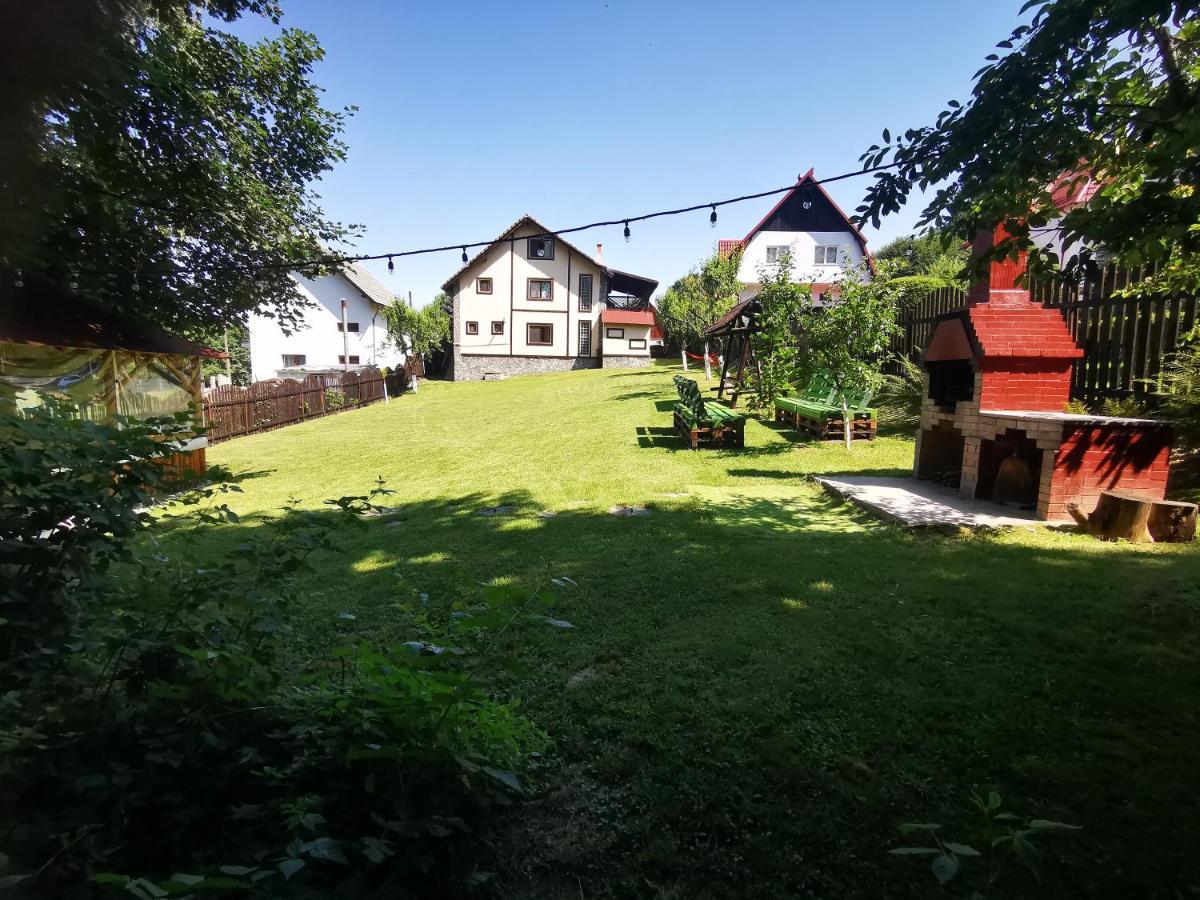 Casa Veveritelor Villa *